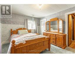 127 CLARKE STREET N - 23