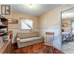 127 CLARKE STREET N - 26