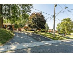 127 CLARKE STREET N - 3