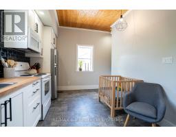 671 HENRY STREET - 4