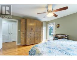 820 RIDGEWOOD DRIVE - 18