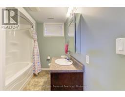 820 RIDGEWOOD DRIVE - 31