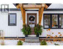 188 JOHN STREET S - 3