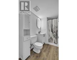 6 - 125 BAY STREET - 15