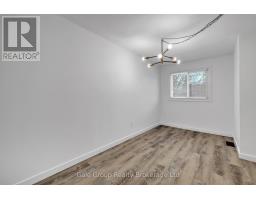 6 - 125 BAY STREET - 26