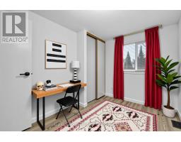 6 - 125 BAY STREET - 30