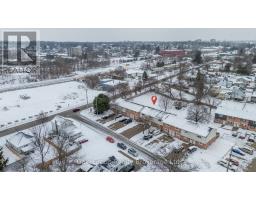 6 - 125 BAY STREET - 33