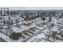 6 - 125 BAY STREET - 34