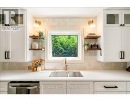 15 MCKENZIE STREET - 13