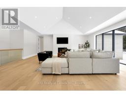 33 AUGUST CRESCENT - 16