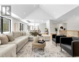 33 AUGUST CRESCENT - 19