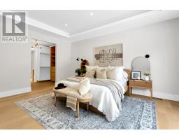 33 AUGUST CRESCENT - 27