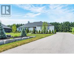 33 AUGUST CRESCENT - 3