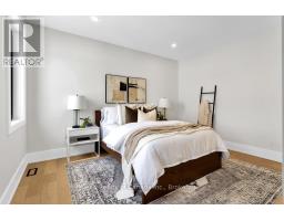 33 AUGUST CRESCENT - 31