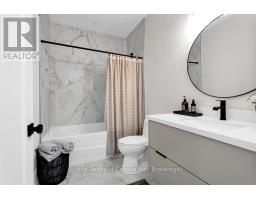 33 AUGUST CRESCENT - 32