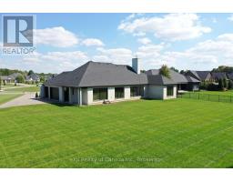 33 AUGUST CRESCENT - 8