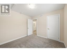 61 KEBA CRESCENT - 27