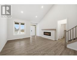 61 KEBA CRESCENT - 4