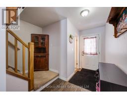 17 HENDERSON COURT - 4