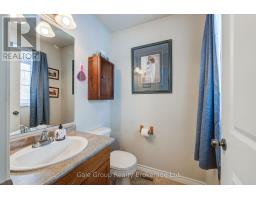 17 HENDERSON COURT - 6