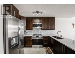 711 SOUTHWOOD WAY S - 12