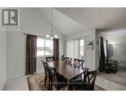 711 SOUTHWOOD WAY S - 19