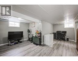 711 SOUTHWOOD WAY S - 23