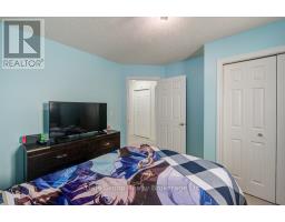 711 SOUTHWOOD WAY S - 30