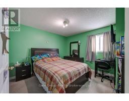 711 SOUTHWOOD WAY S - 31