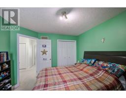 711 SOUTHWOOD WAY S - 32