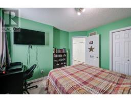 711 SOUTHWOOD WAY S - 33