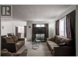 711 SOUTHWOOD WAY S - 7