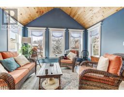 11 JOHN DAVIES DRIVE - 11