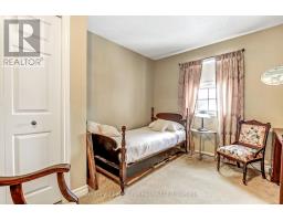 11 JOHN DAVIES DRIVE - 18