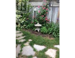 11 JOHN DAVIES DRIVE - 32