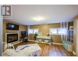 828 WARWICK STREET - 27