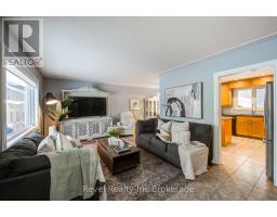 828 WARWICK STREET - 5