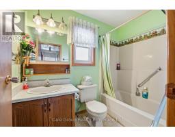 38 ADAMS AVENUE - 18