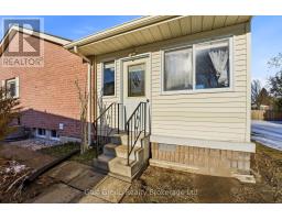 38 ADAMS AVENUE - 23