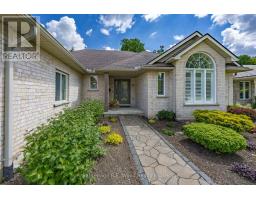 36 WOODLAND CRESCENT - 3