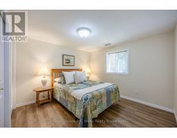 36 WOODLAND CRESCENT - 34