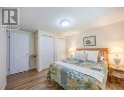 36 WOODLAND CRESCENT - 35