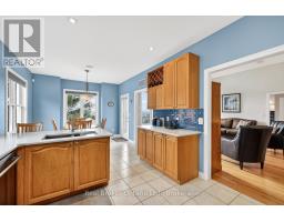 10 GREEN GABLE PLACE - 32