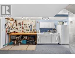 10 GREEN GABLE PLACE - 50