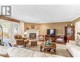 26 - 699 LANSDOWNE AVENUE - 11