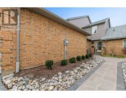 26 - 699 LANSDOWNE AVENUE - 4