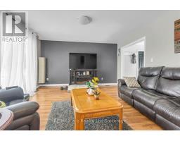 21 PEGGY AVENUE - 17