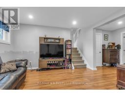 21 PEGGY AVENUE - 23