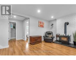 21 PEGGY AVENUE - 24