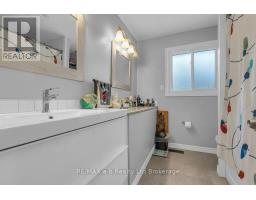 21 PEGGY AVENUE - 26